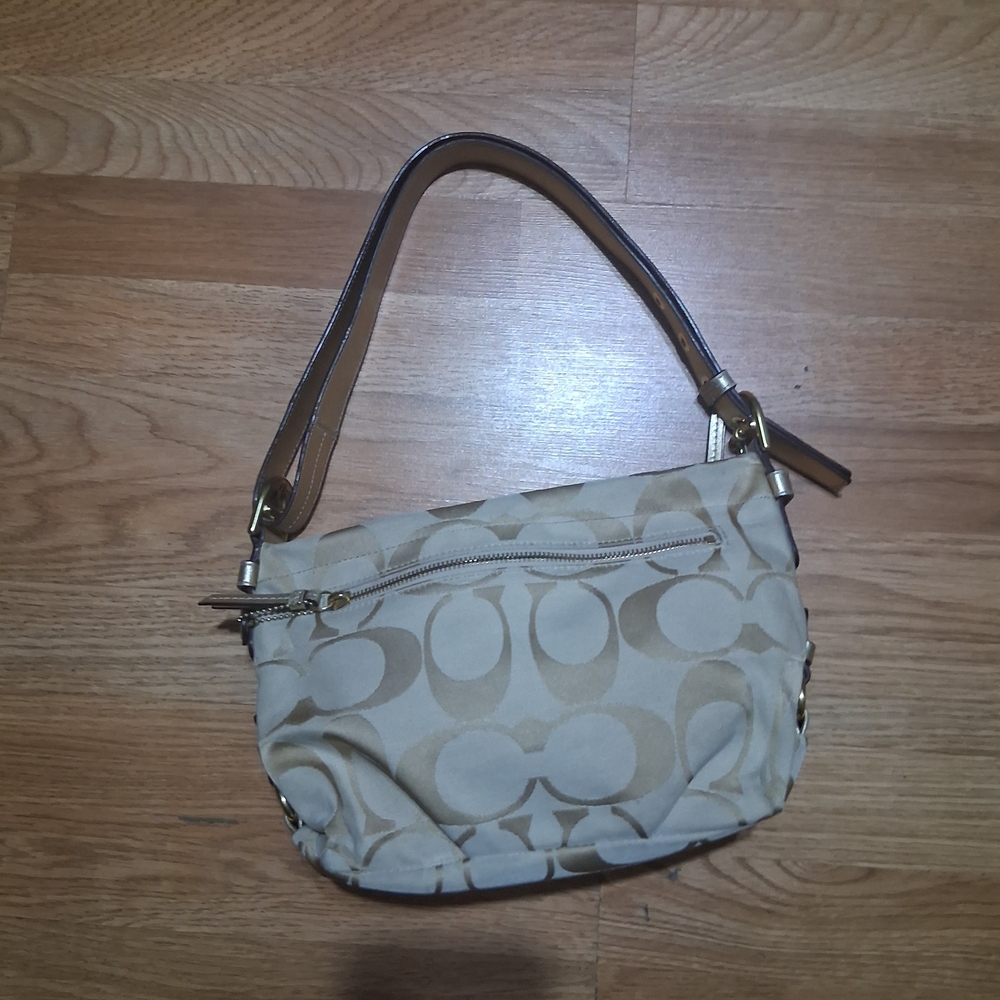 Coach Beige Signature Canvas Shoulder Bag with Gold Hardware - Picture 7 of 9
